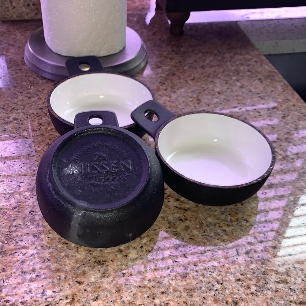 Vintage Black and White Cast Iron Mini Skillet /Ramikin Set of 3 by Nissen M4322